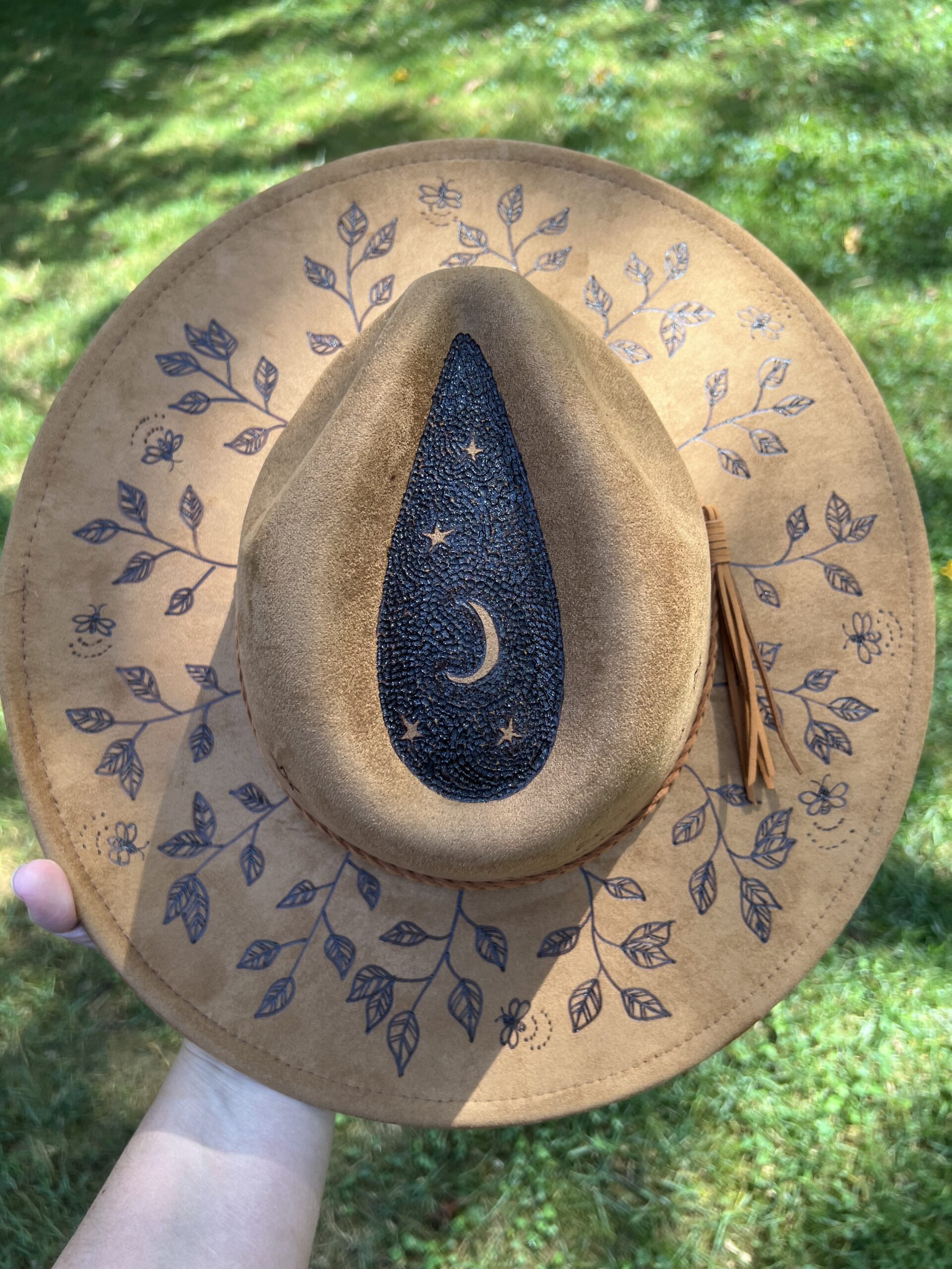Woodburning with K.L. Kriss Studio: Western hat burning